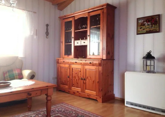 Mit Kamin In *